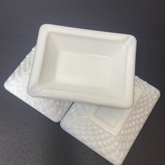 English Hobnail Milk Glass - WESTMORELAND - Picture 2 of 10